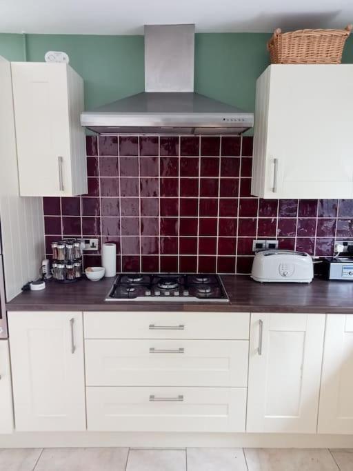 House With Free Parking And Large Garden Villa Wyke Regis Exterior photo